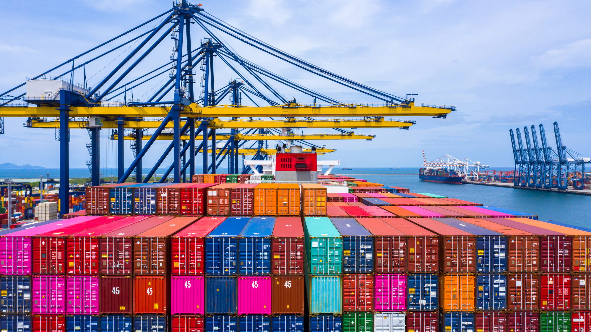 Middle East’s Biggest Port Prompts Rare Private Debt Deal